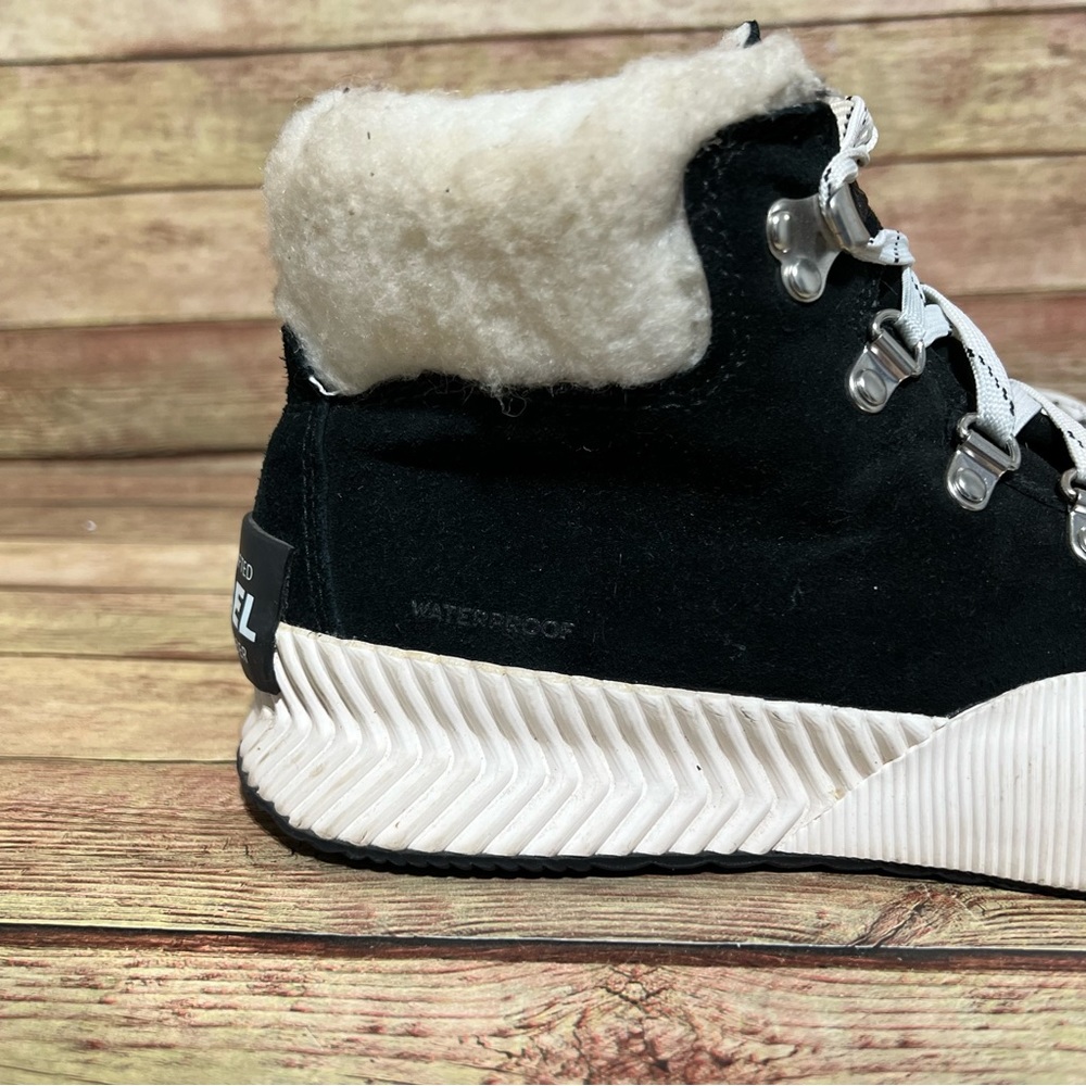 Sorel Out N About lll Conquest Ankle Boots - Picture 4 of 9